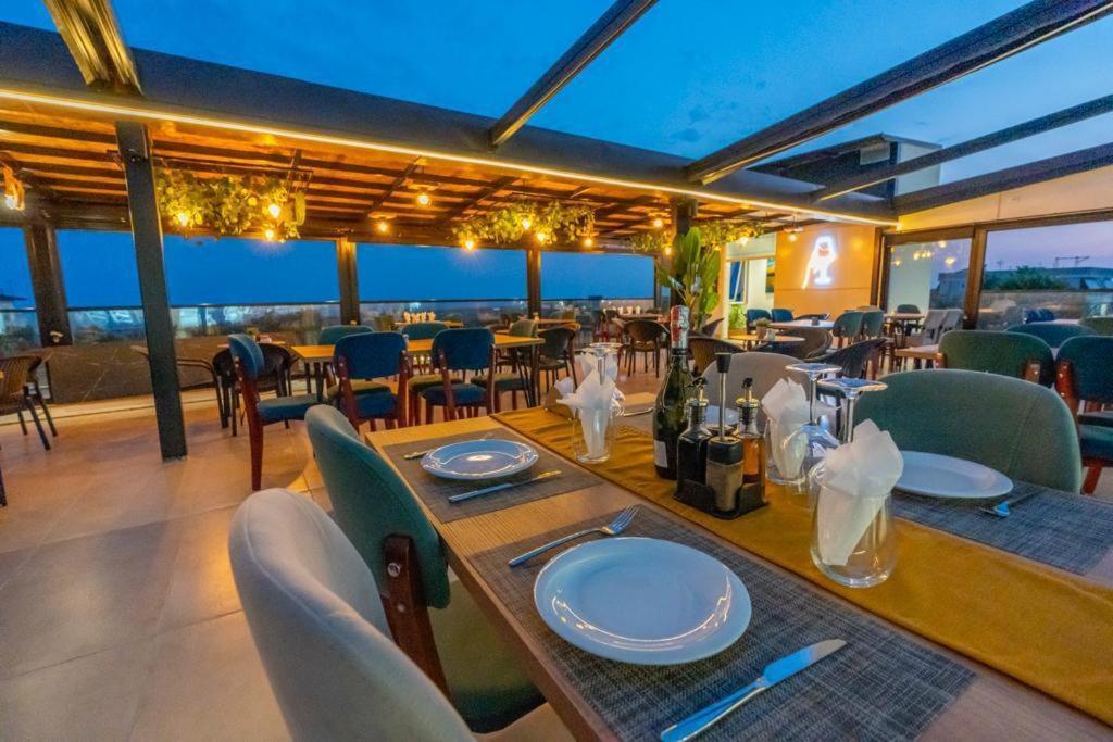 Hotel apartamentowy & Arnil Velipojë