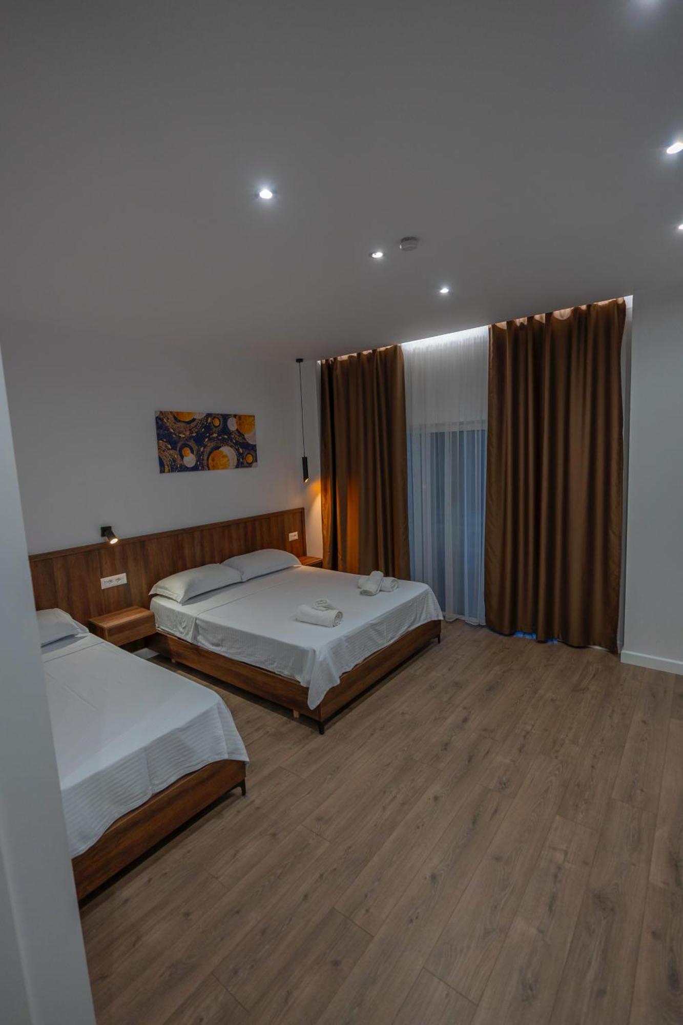 Hotel apartamentowy & Arnil Velipojë