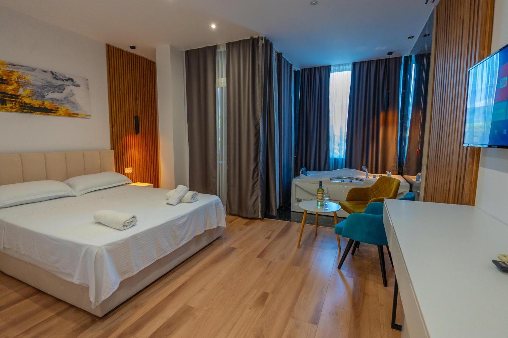 Hotel apartamentowy & Arnil Velipojë