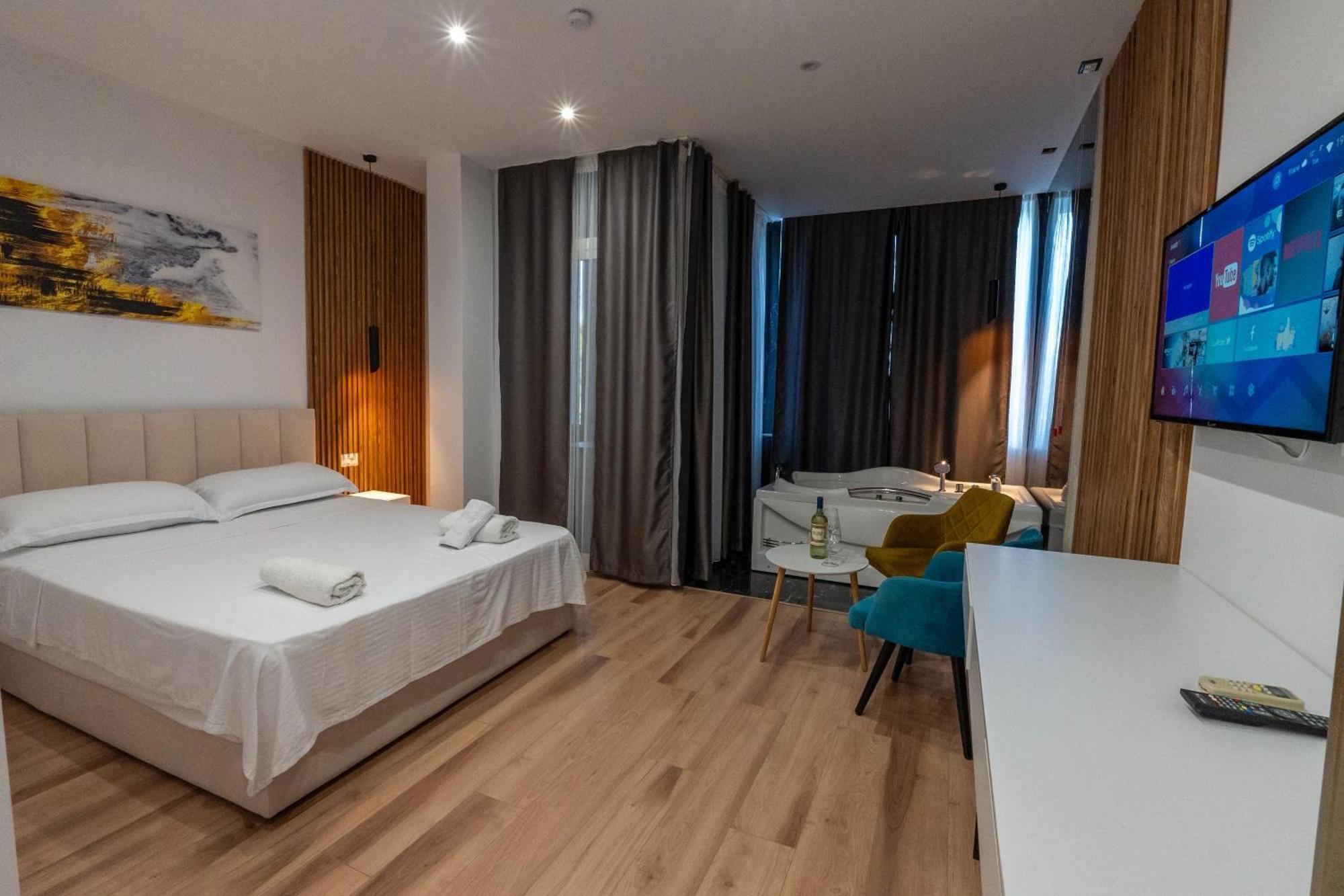& Arnil Hotel apartamentowy 4*
