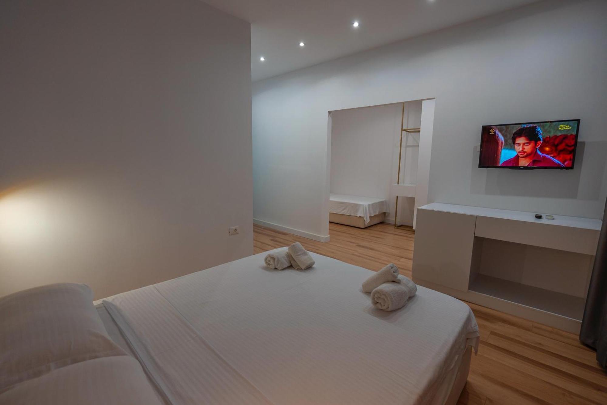 Hotel apartamentowy & Arnil Velipojë