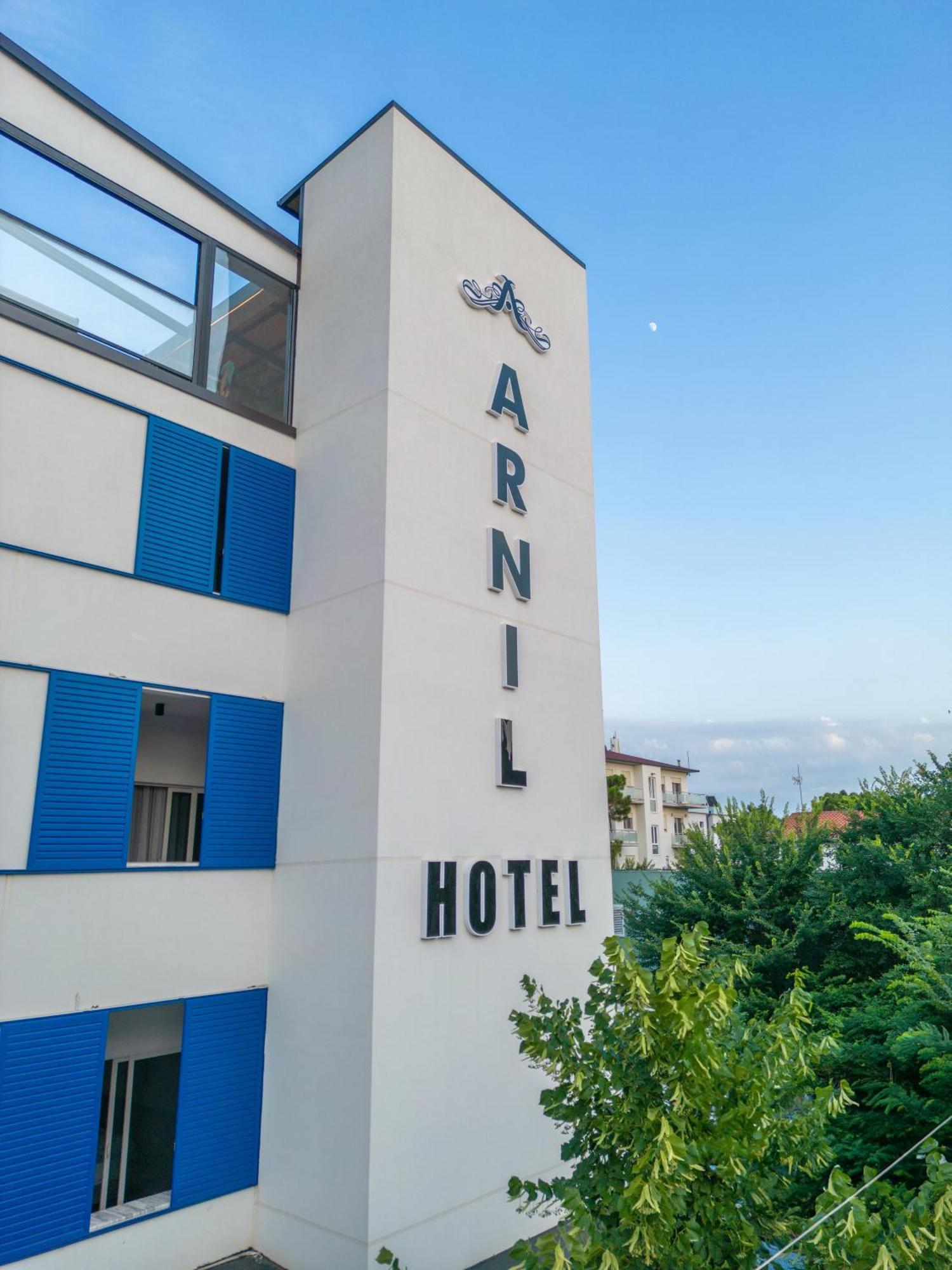 Hotel apartamentowy & Arnil Velipojë